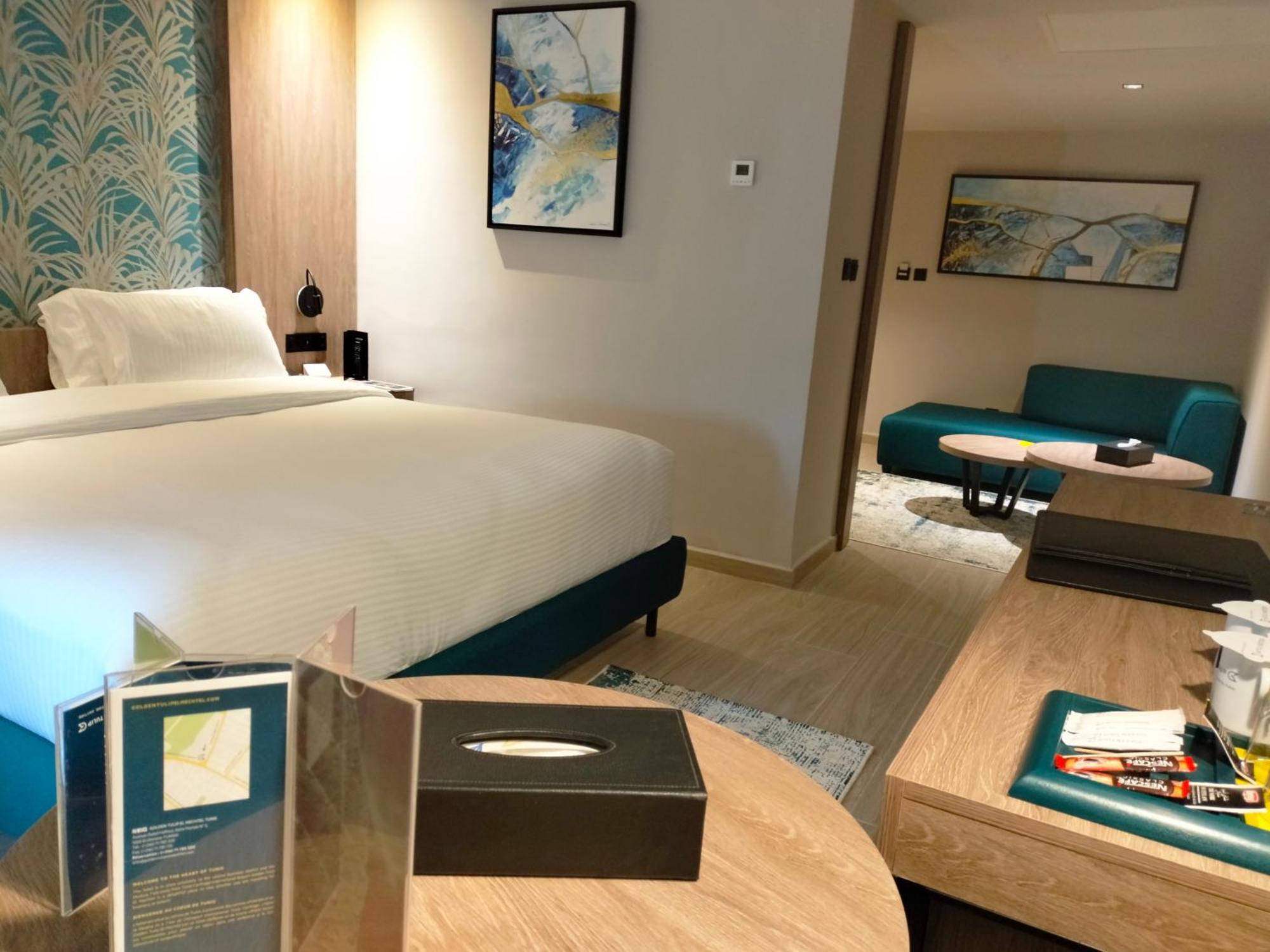 Ambassador Suite 1 King Bed